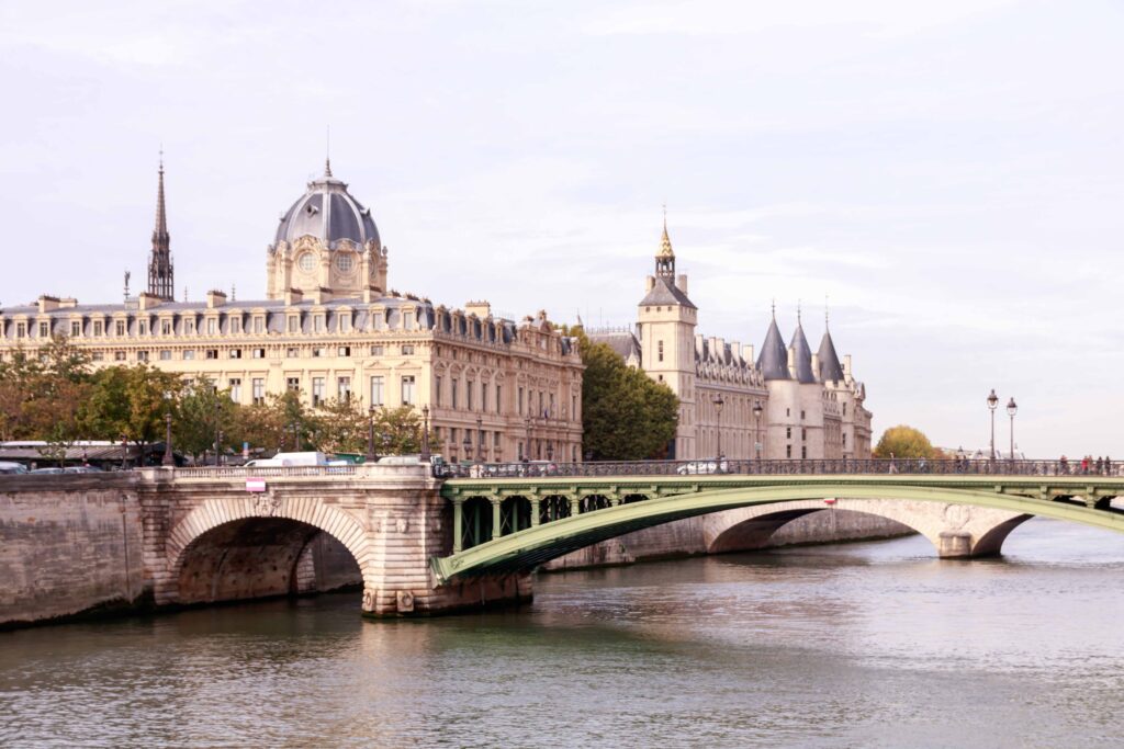 paris architecture on seine river
